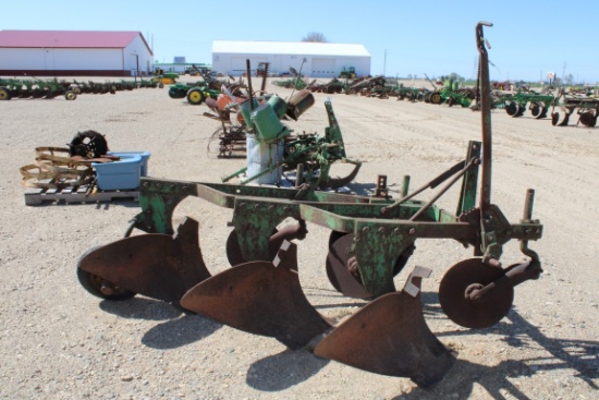 15303-JOHN DEERE 3 BTM 3PT PLOW