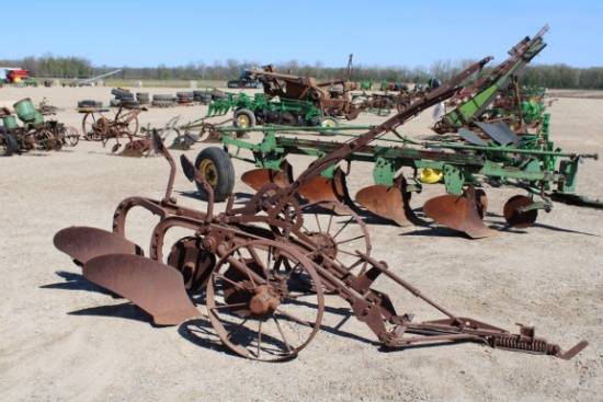 15324-JOHN DEERE 3 BTM PULL TYPE PLOW