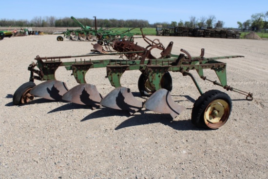 15351-JOHN DEERE 4 BTM PULL TYPE PLOW