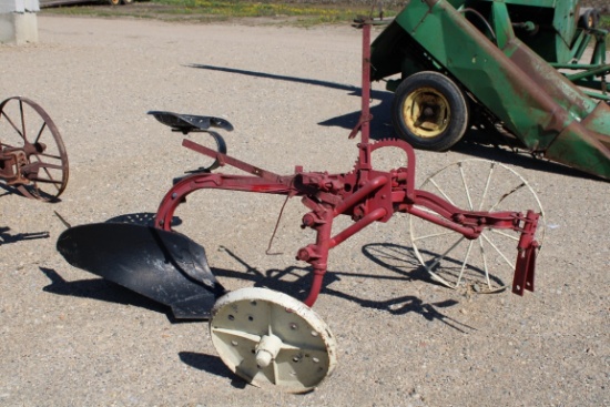 15352-1 BTM SULKY PLOW