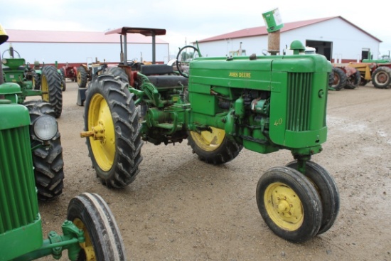 33083-JOHN DEERE 40
