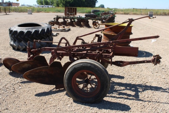 OLIVER 2BTM PULL TYPE PLOW