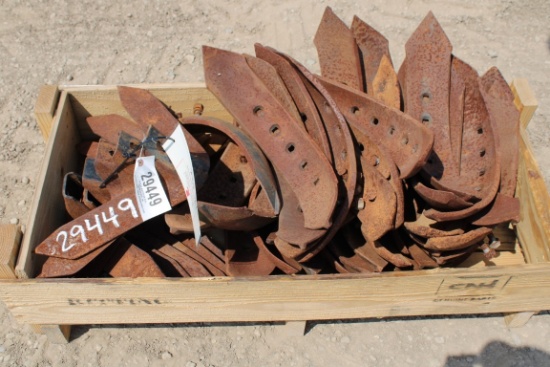 BOX OF CHISEL POINTS & SWEEPS - *ALL PROCEEDS FROM THE SALE OF THIS ITEM AR