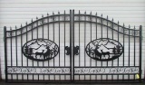 14' BI-PARTING WROUGHT IRON GATE - w/ DEER ARTWORK CENTER