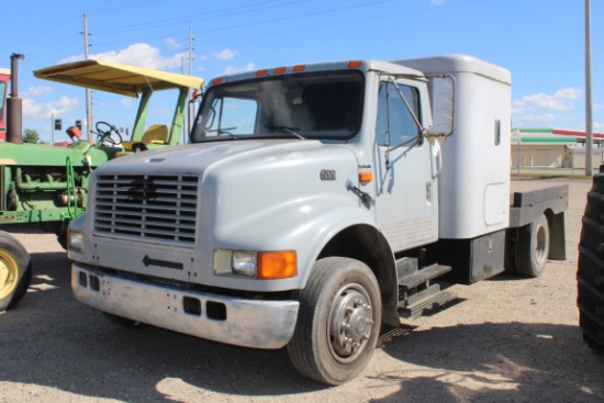 33589-INTERNATIONAL 4700 T444E LO-PROFILE TRUCK
