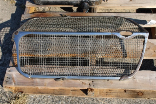 30044 -CHRYSLER GRILLE