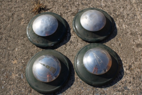 30047 -(4) V8 HUB CAPS