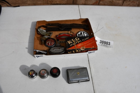 30903- BOX OF BRITISH CAR ACCESSORIES