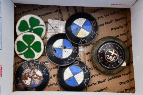 31117- BOX OF BADGES