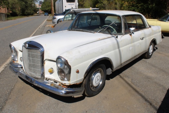 31163-MERCEDES 220 COUPE