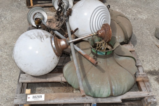 30269- PALLET OF LIGHT FIXTURES