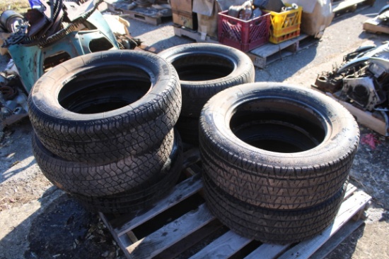 30325- (5) MICHELIN 195/60R/15 (2) MICHELIN 220/55 - 390 NICE CONDITION