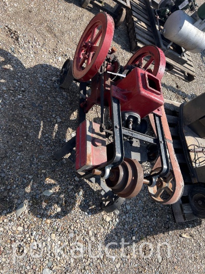 RED ENGINE w/ PULLEY