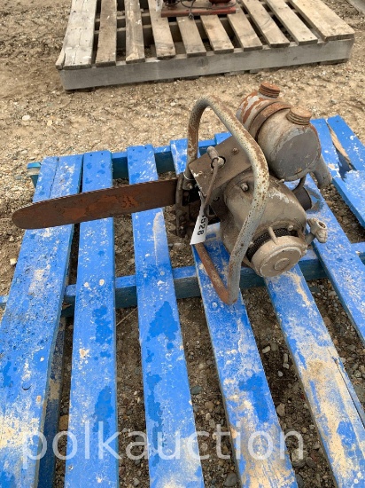CHAINSAW