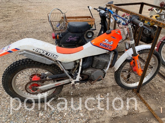 FANTIC MOTORCYCLE (NO TITLE)