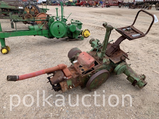 (1946) JOHN DEERE B PARTS TRACTOR