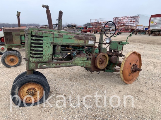 JOHN DEERE B