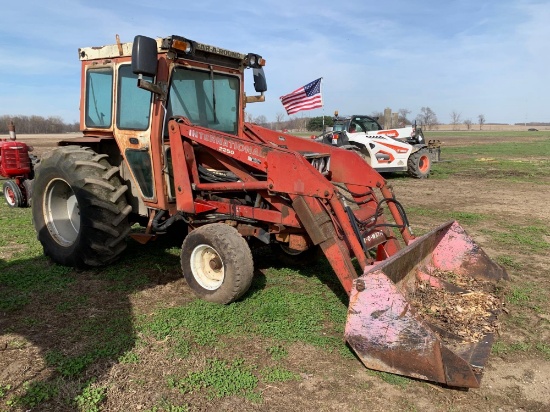 INT LOADER TRACTOR