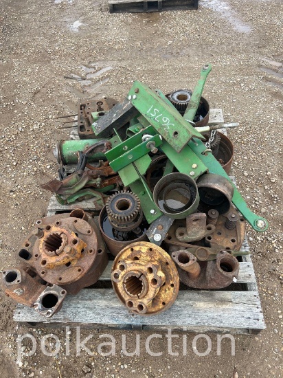 PALLET OF MISC. TRACTOR PARTS