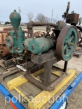 KEWANEE HIT & MISS WATER PUMP ENGINE
