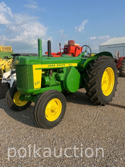 174-JOHN DEERE 820