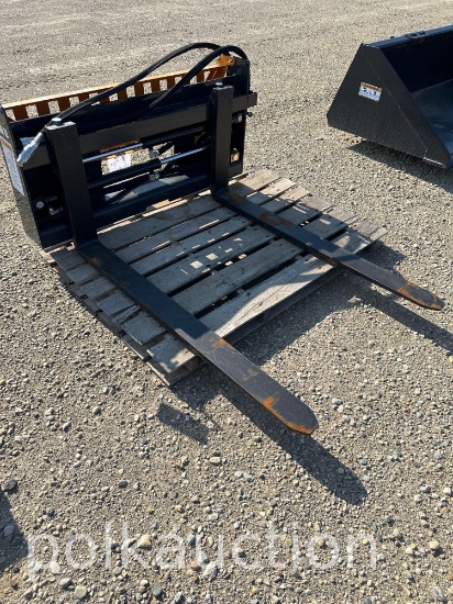 38636-SKID STEER HYDRAULIC PALLET FORK