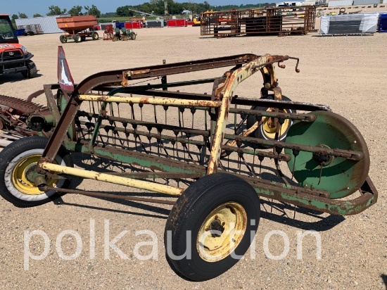 40887-JOHN DEERE 640 HAY RAKE W/DOLLY WHEELS