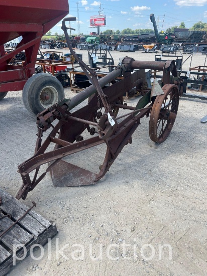 906-JOHN DEERE POTATO DIGGER