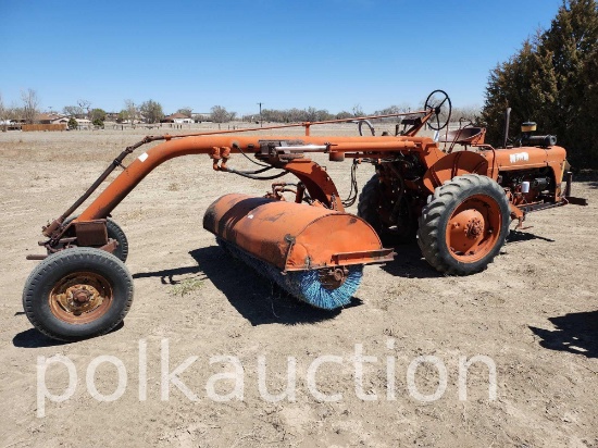 OLIVER 55 STREET SWEEPER TRACTOR