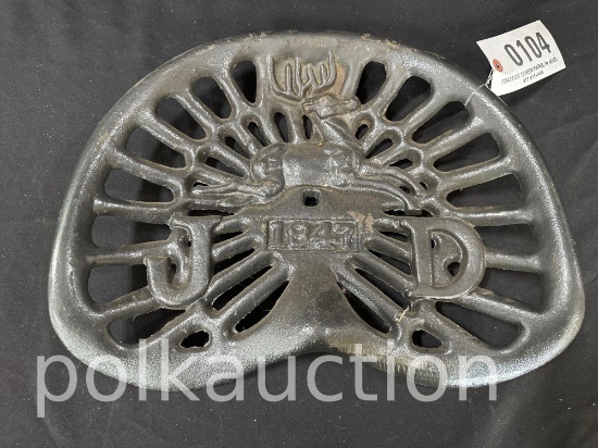 104-JOHN DEERE CAST IRON SEAT