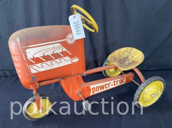 39044-AMF POWER-TRAC PEDAL TRACTOR