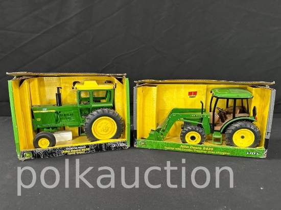 39107-ERTL JOHN DEERE 4620 & JOHN DEERE 5420 W/ LOADER