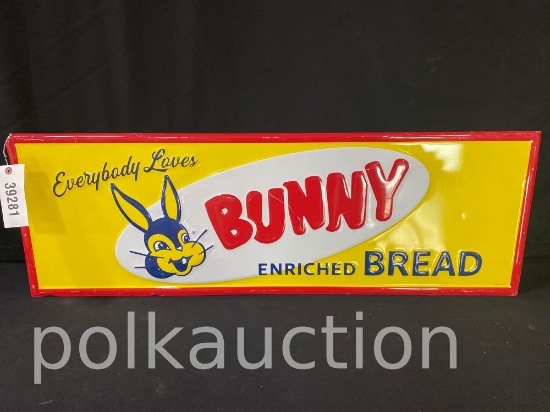 39281-EVERYBODY LOVES BUNNY BREAD SIGN