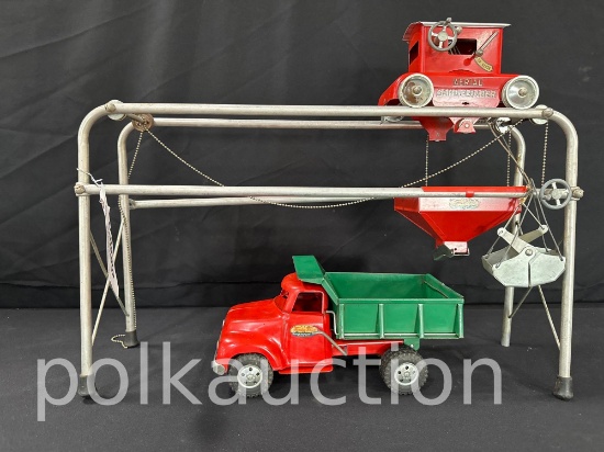 39599-TONKA SAND LOADER & TRUCK