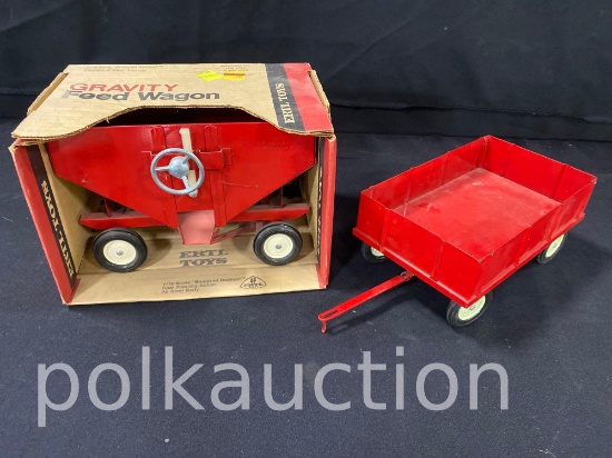 39619-ERTL GRAVITY FEED WAGON & IH WAGON