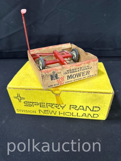 39683-ERTL McCORMICK MOWER & NEW HOLLAND COMBINE