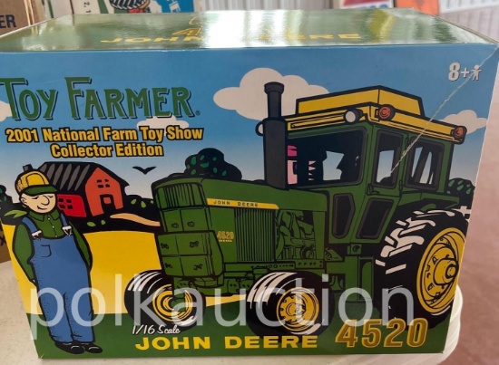 39689-ERTL JOHN DEERE 4520