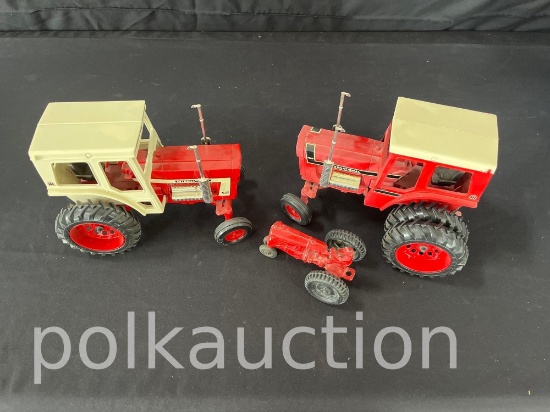 39699-(3) INTERNATIONAL TRACTORS