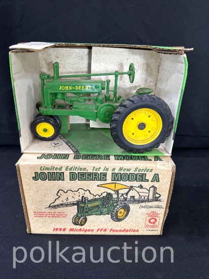 39724-ERTL JOHN DEERE 1934 A & JOHN DEERE A