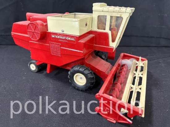 39968-INTERNATIONAL COMBINE