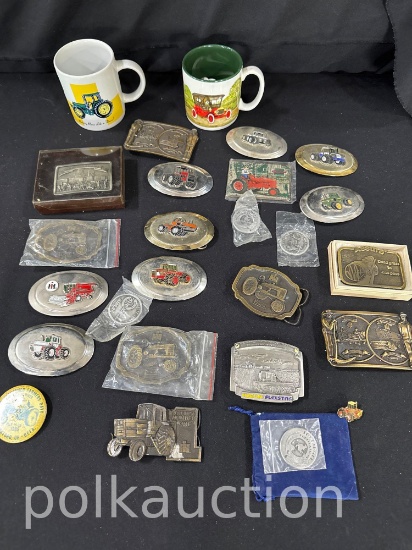 40309-BELT BUCKLES + MUGS