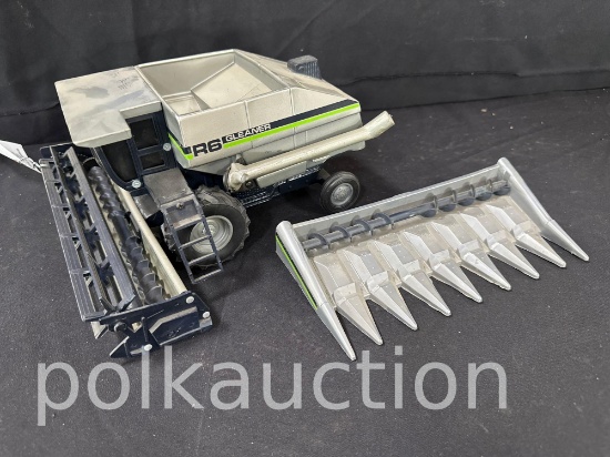 40321-GLEANER R6 COMBINE