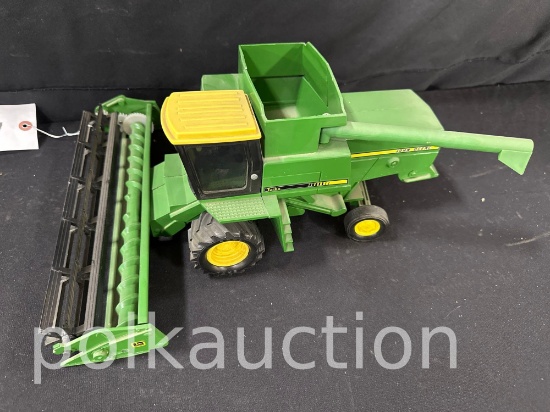 40324-JOHN DEERE COMBINE