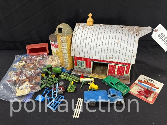 40343-FLAT OF FARM MINIATURES
