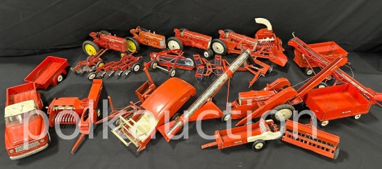 668-(20+) PCS TRUE SCALE 1/16TH SCALE TOYS