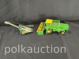 39432-JOHN DEERE COMBINE & NEW IDEA PICKER