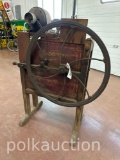 40846-HOCKING VALLEY HAND CRANK CORN SHELLER