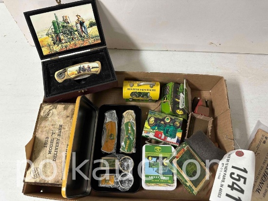 MISC JOHN DEERE COLLECTIBLES