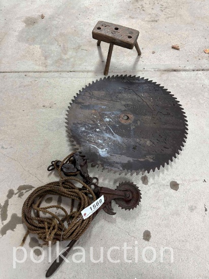 SAW BLADE, STOOL & RATCHET