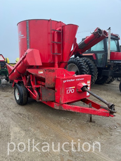 1198-GEHL 170 GRINDER MIXER